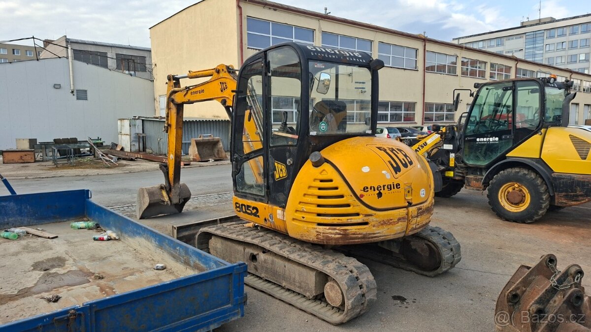 JCB 8052 - 7