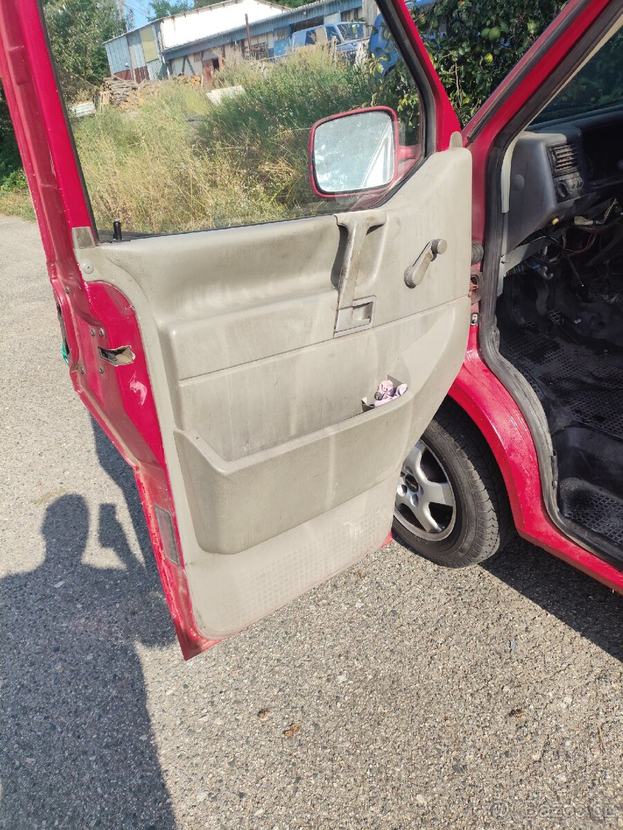 Volkswagen transportér T4 na dily - 7