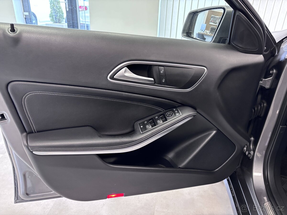 Mercedes-Benz GLA 1,6 180 - 7