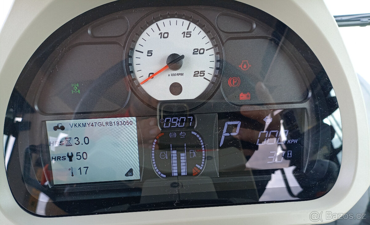 Traktor Massey Ferguson MF 8735S DynaVT S5 EXCLUSIVE - 7