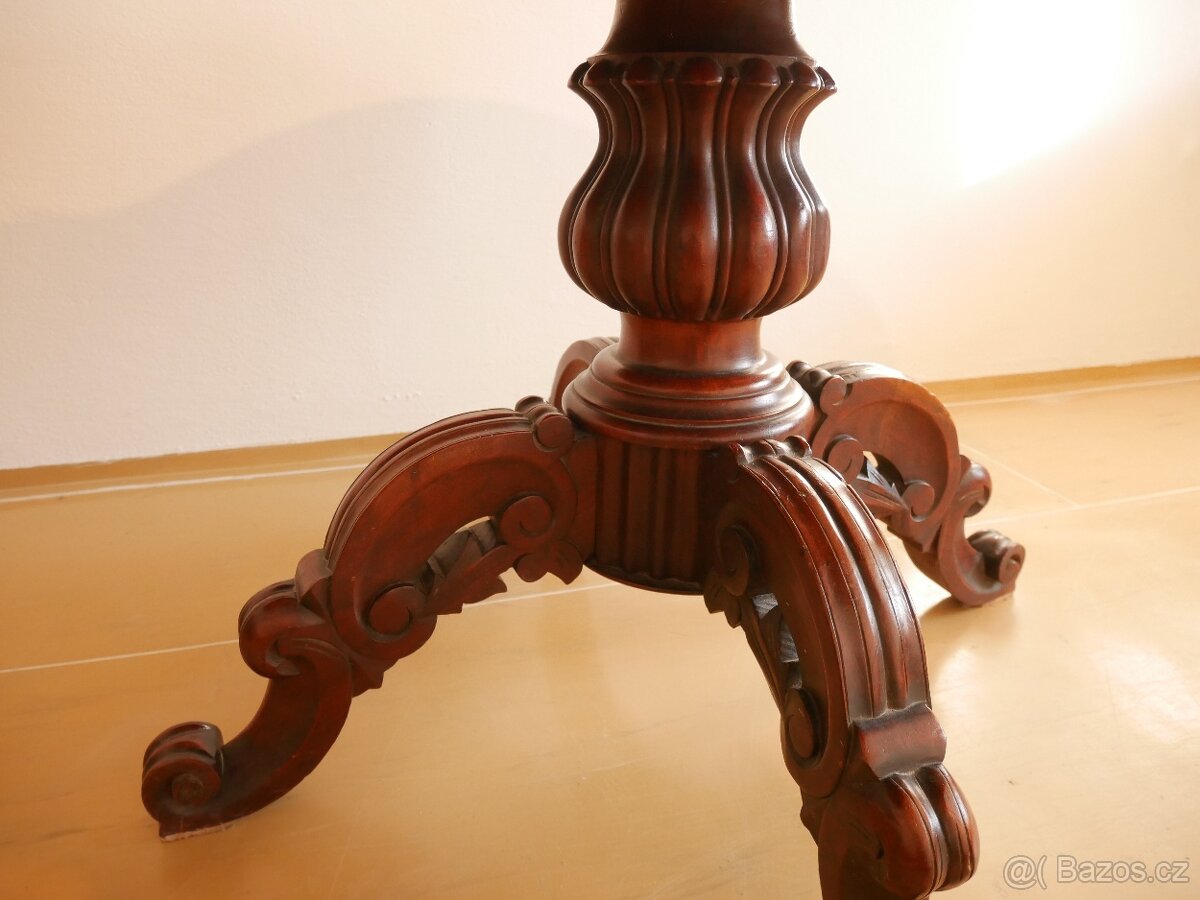 Starožitný oválný stůl z 19. století, bohaté řezby,140x80cm - 7