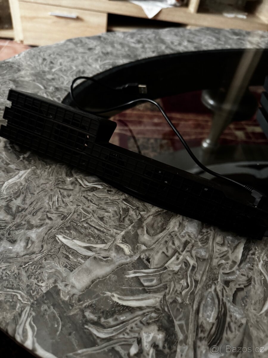 PS4 Pro CUH-7116B 1TB + Příslušenství - 7