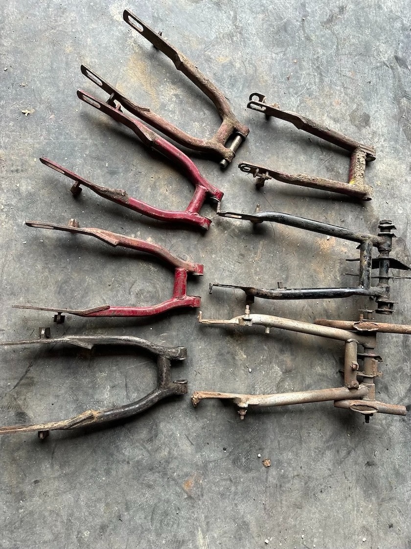 Predám zadní kyvná vidlice na motocykle JAWA ČZ 175 250 350 - 7