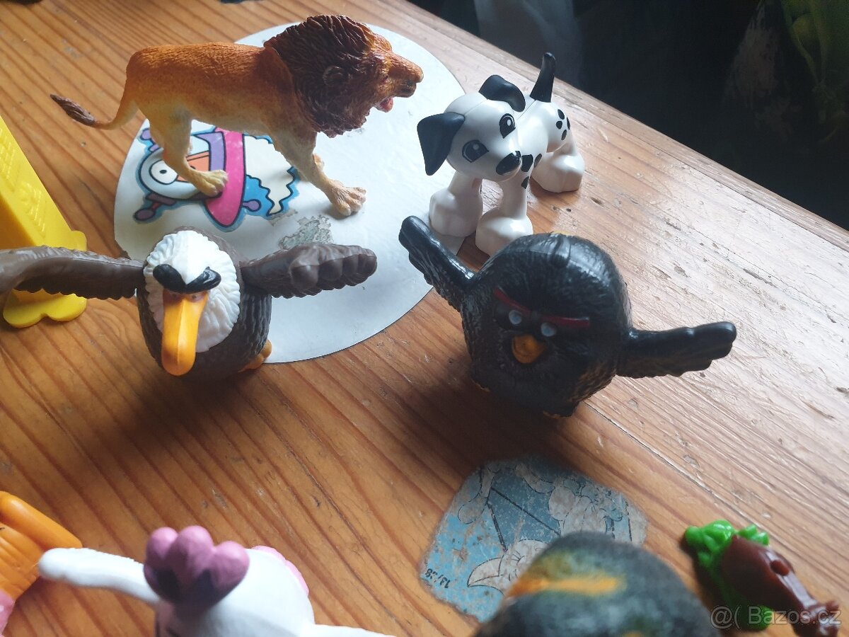 Vláčky, vojáčci, figurky... - 7