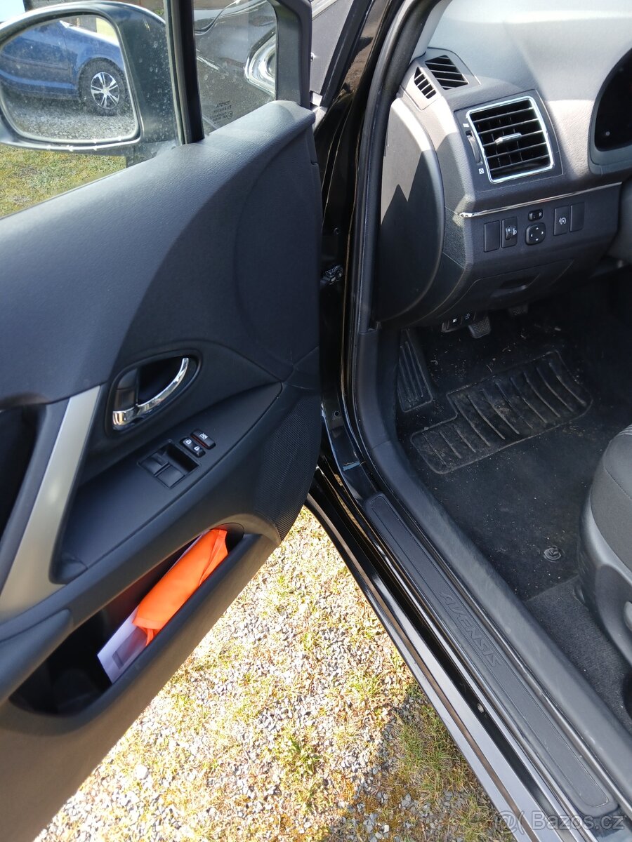 Toyota Avensis - 7