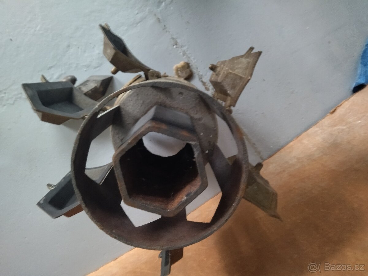 Staré krejčovské kamna na ohřev žehliček - 7