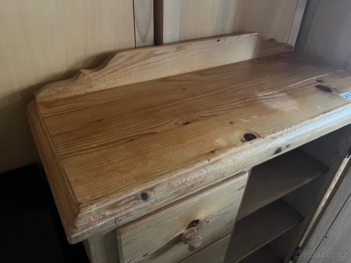 Komoda - 7