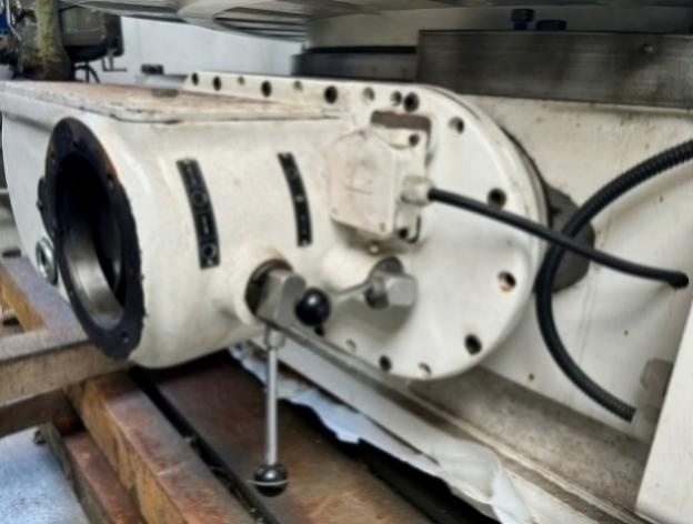 Obráběcí stroj E20 a jeho otočný stůl po GO - 7