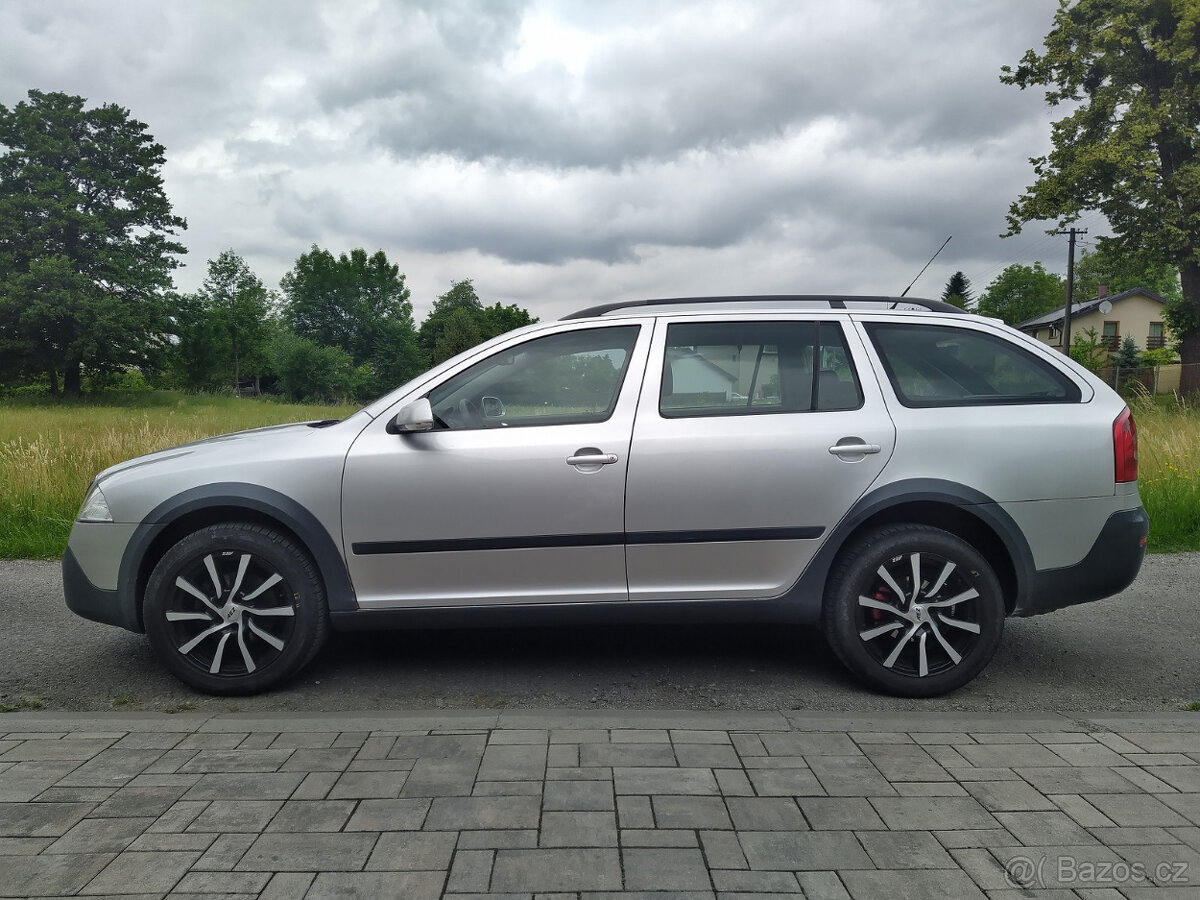 Škoda Octavia 2 Scout 2.0 tdi - 7