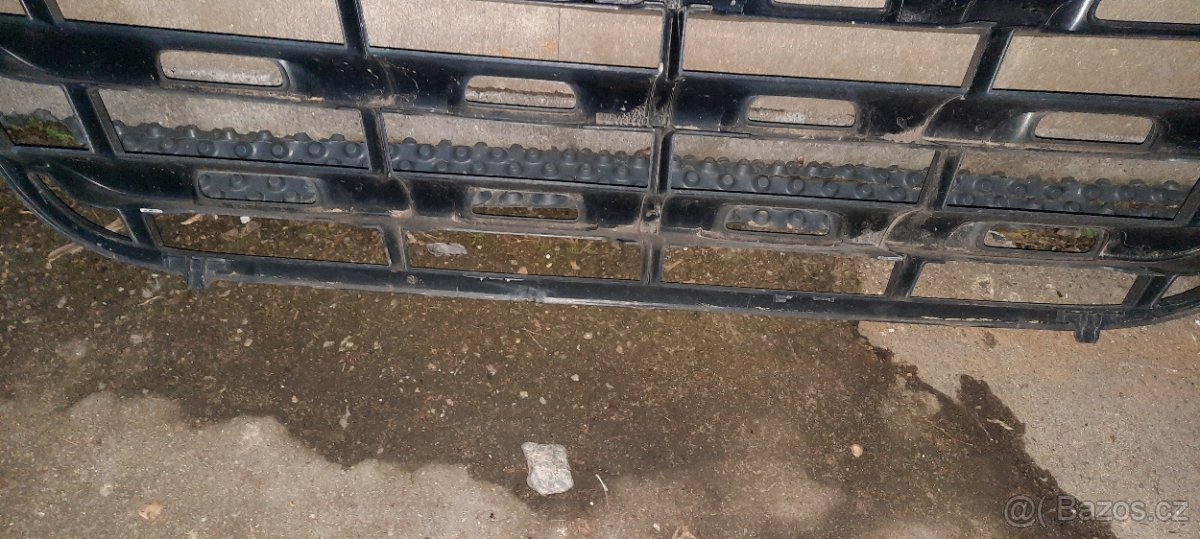 maska chladiče mřížka přední gril renault master III - 7