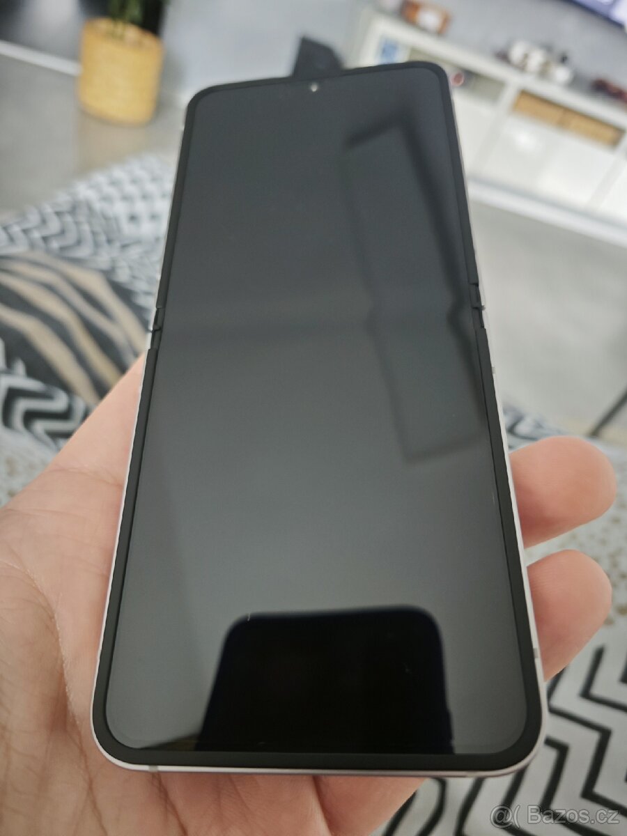 Samsung Galaxy Z Flip6 256GB | 100% STAV VIZ POPIS - 7