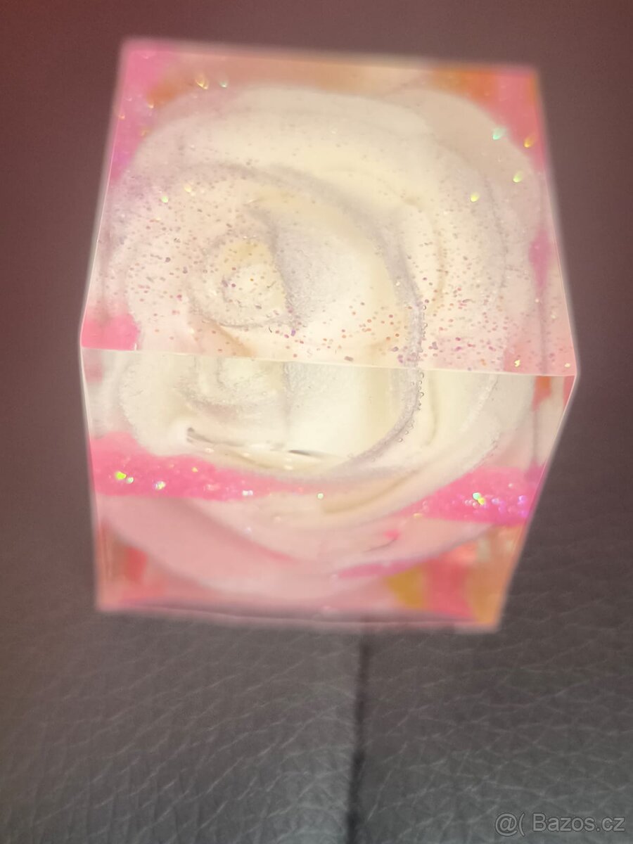 Kostka z pryskyřice - 7