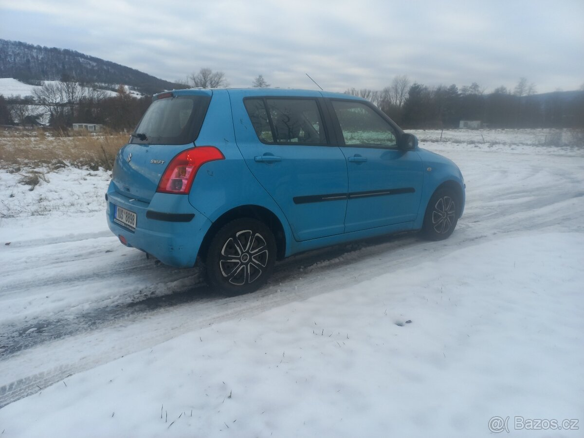SUZUKI SWIFT - 7