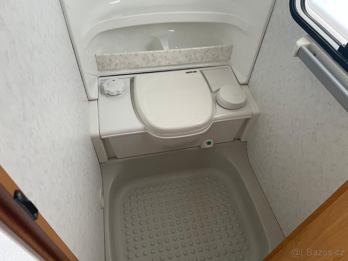 Hobby Excellent 460, 4 osoby, bojler, fr.postel - 7