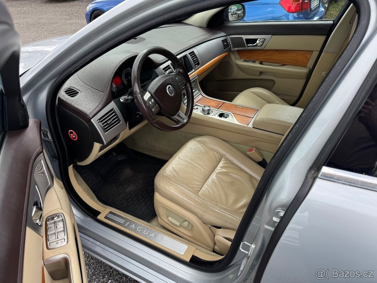 Jaguar XF 250 - 7