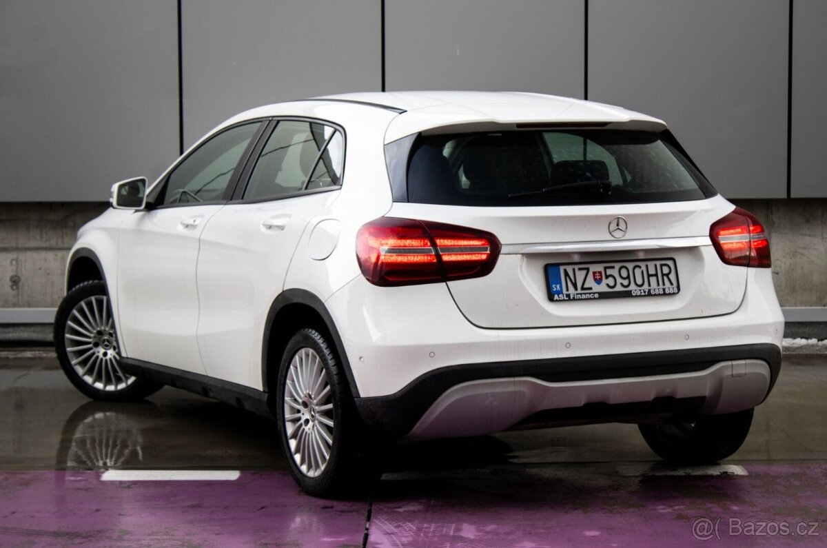 Mercedes-Benz GLA 180 A/T - 7