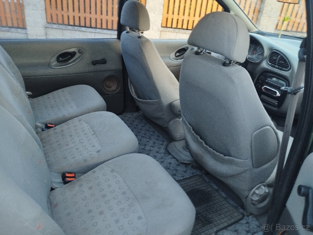 VW Sharan 1,9 TDI - 7