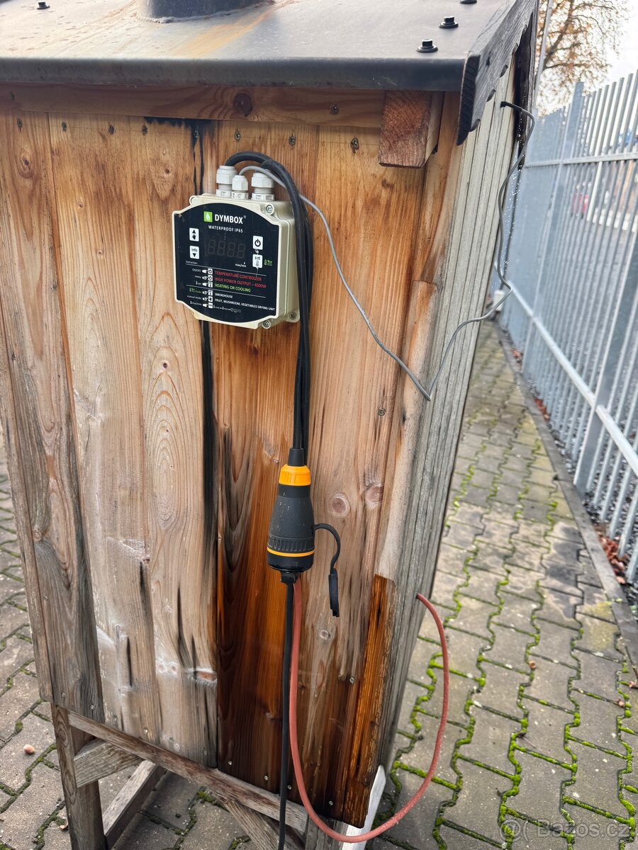 Dřevěná udírna - 7