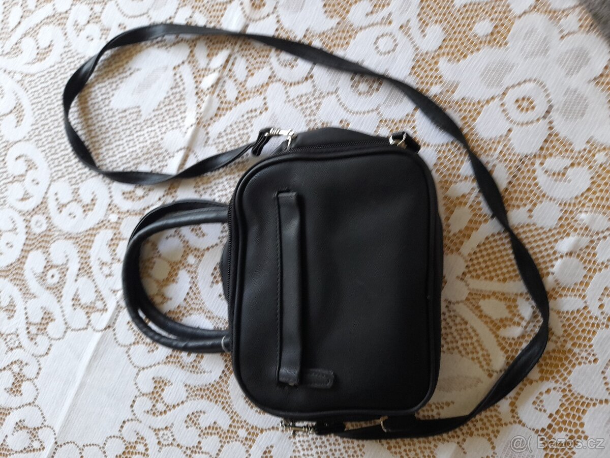 malá černá kabelka - 7