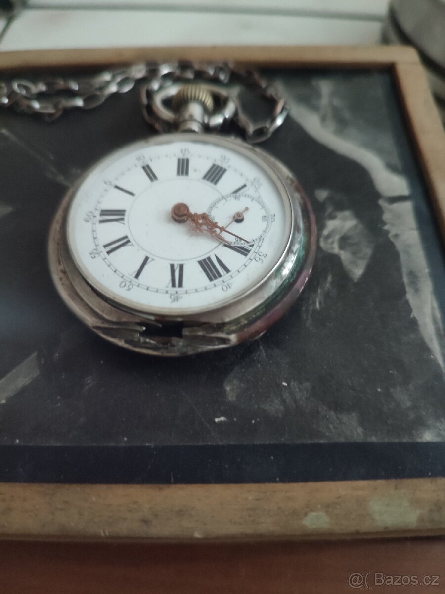 Prodám funkční kapesní stříbrné hodinky Geneve - 7