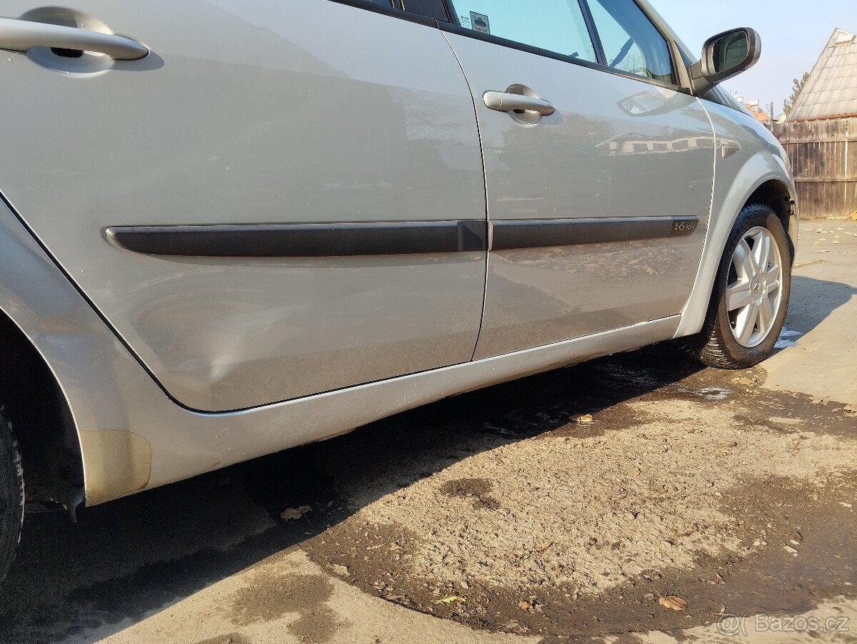 RENAULT SCÉNIC II - 7