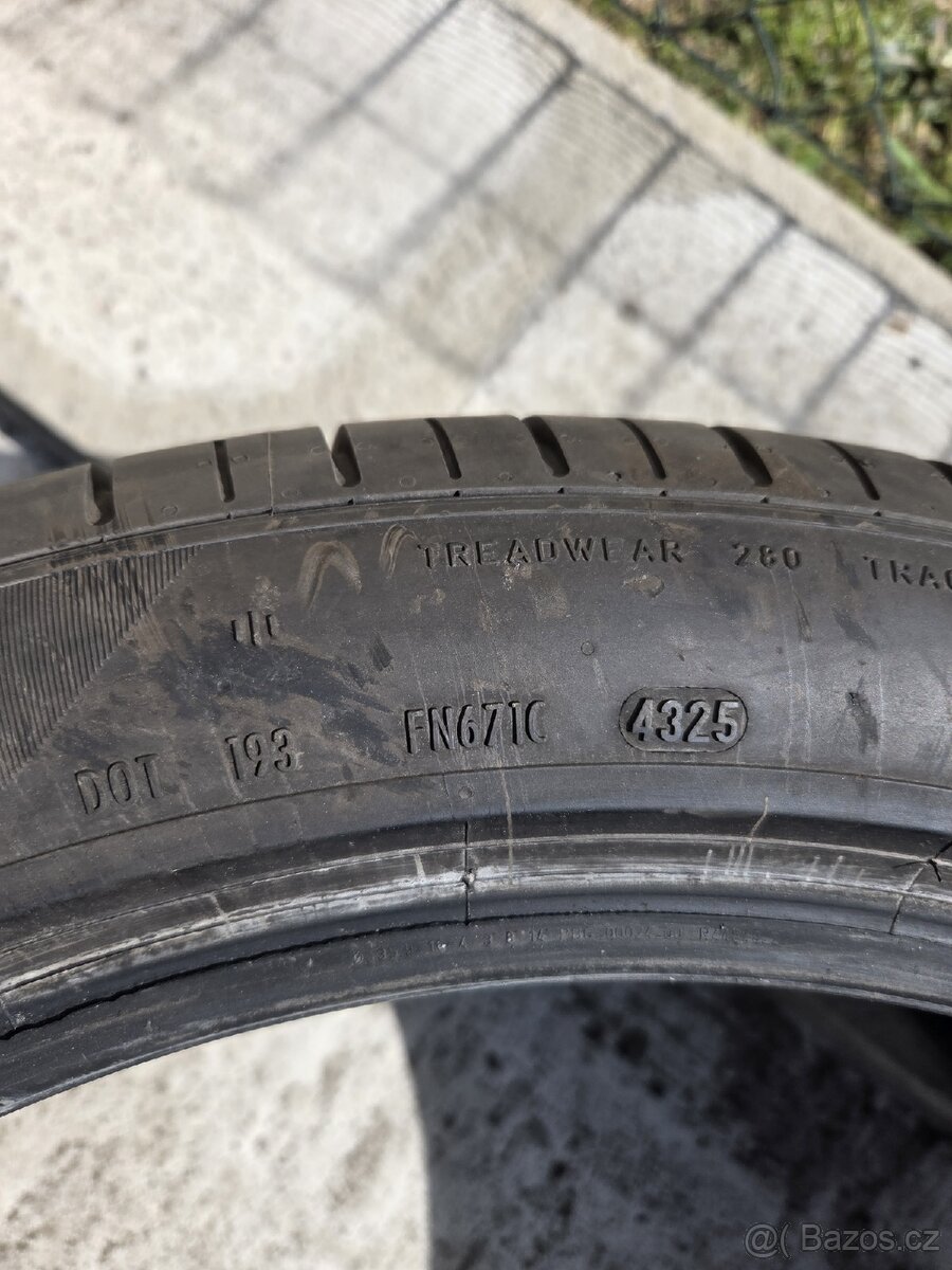 285/40 R21 109Y Pirelli P Zero A01 / DOT4325 / 6mm - 7