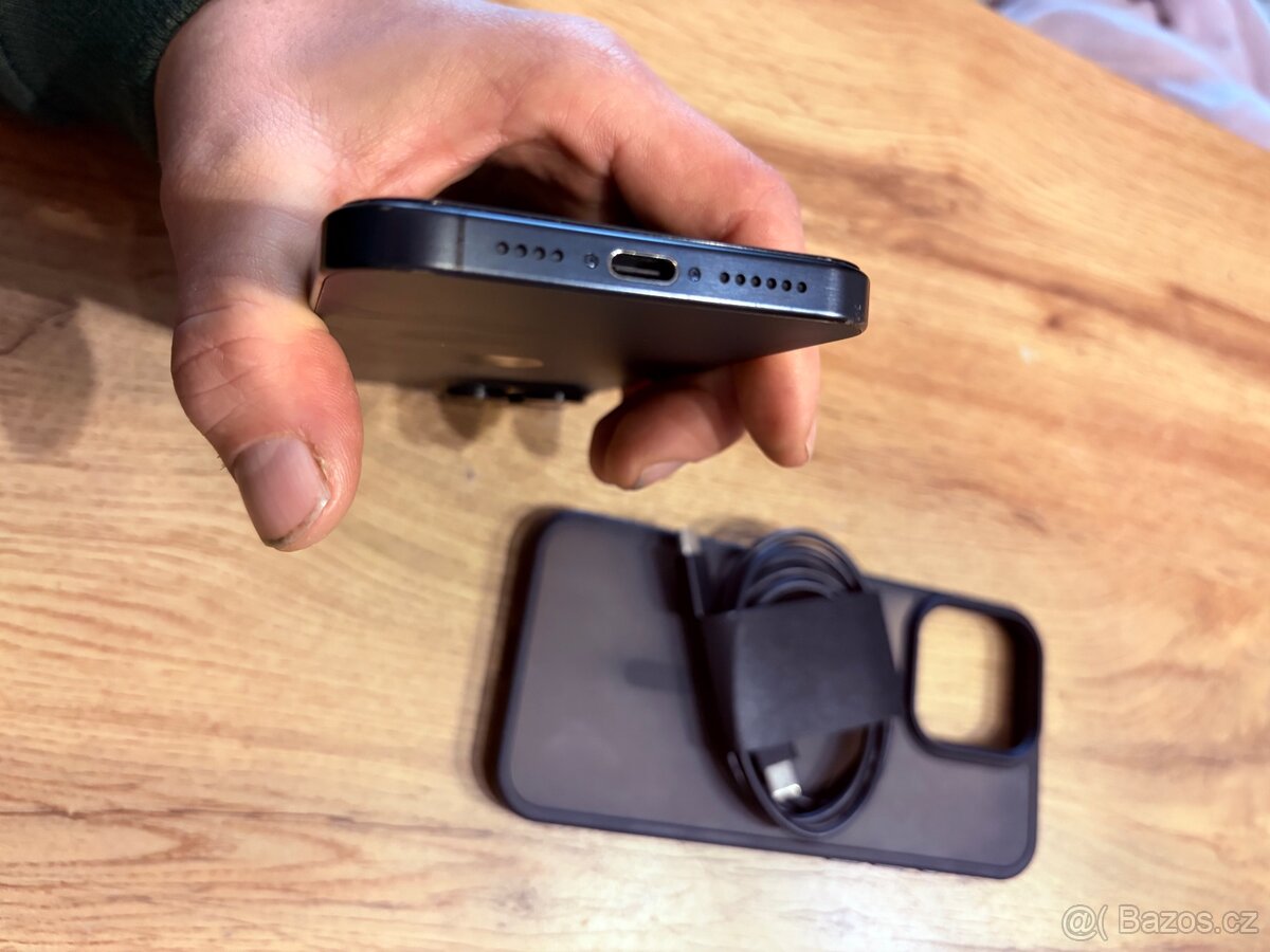 IPhone 15 Pro Max 256G Baterie 88% - 7