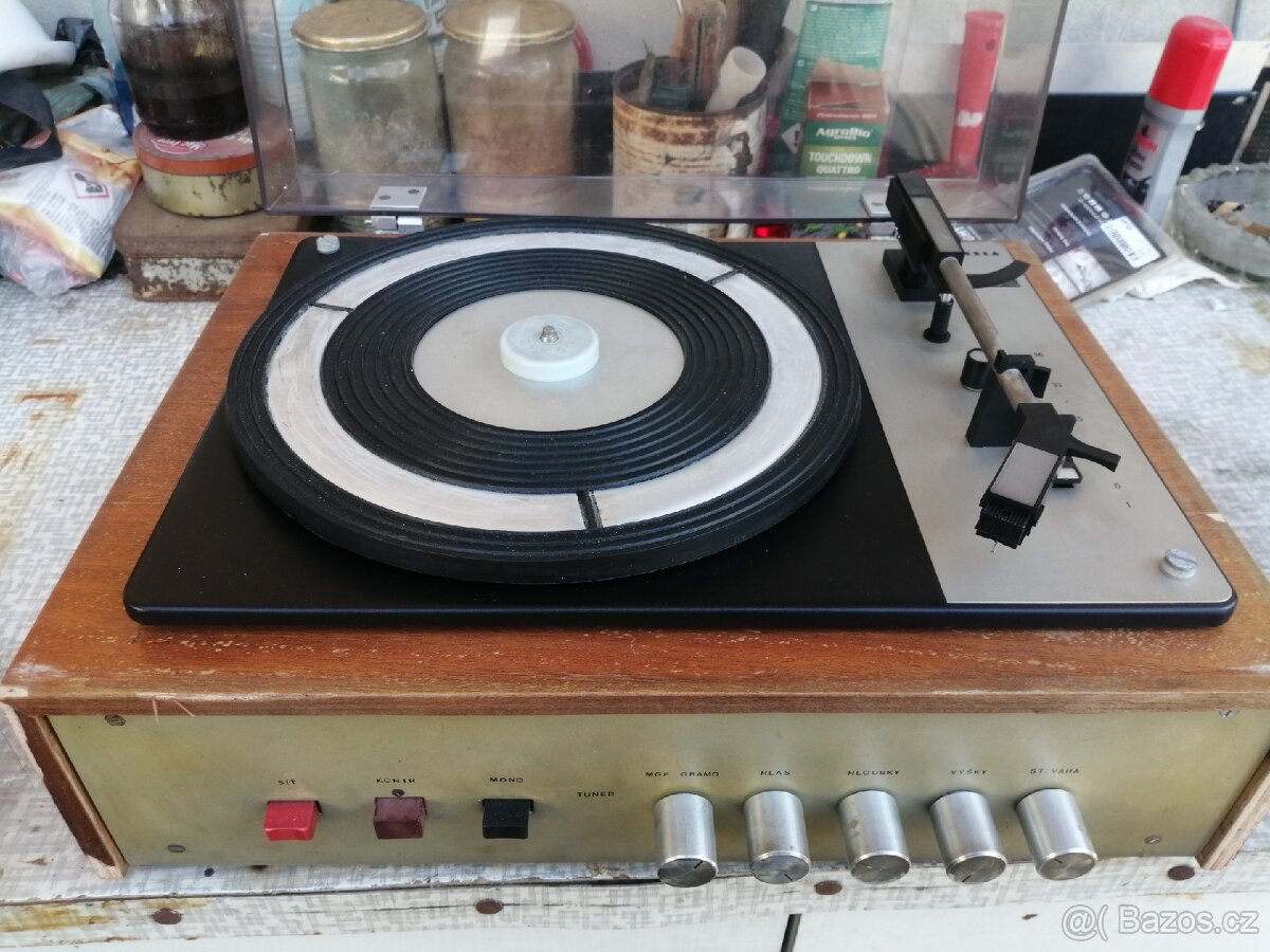 Prodam historicka radia - 7