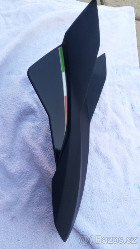 Prodám přední blatník na Aprilii SMV Dorsoduro 750 - 7