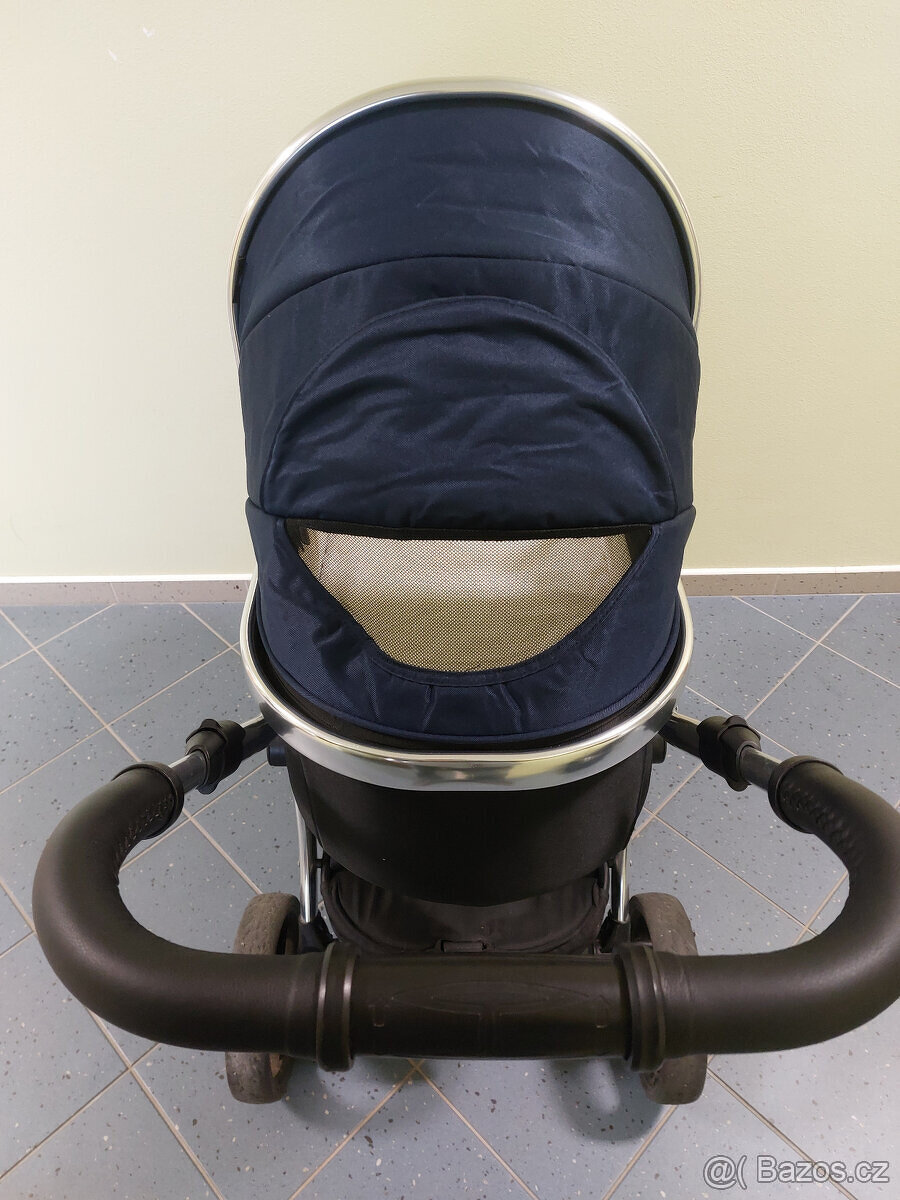 Kočárek + výbava - 7