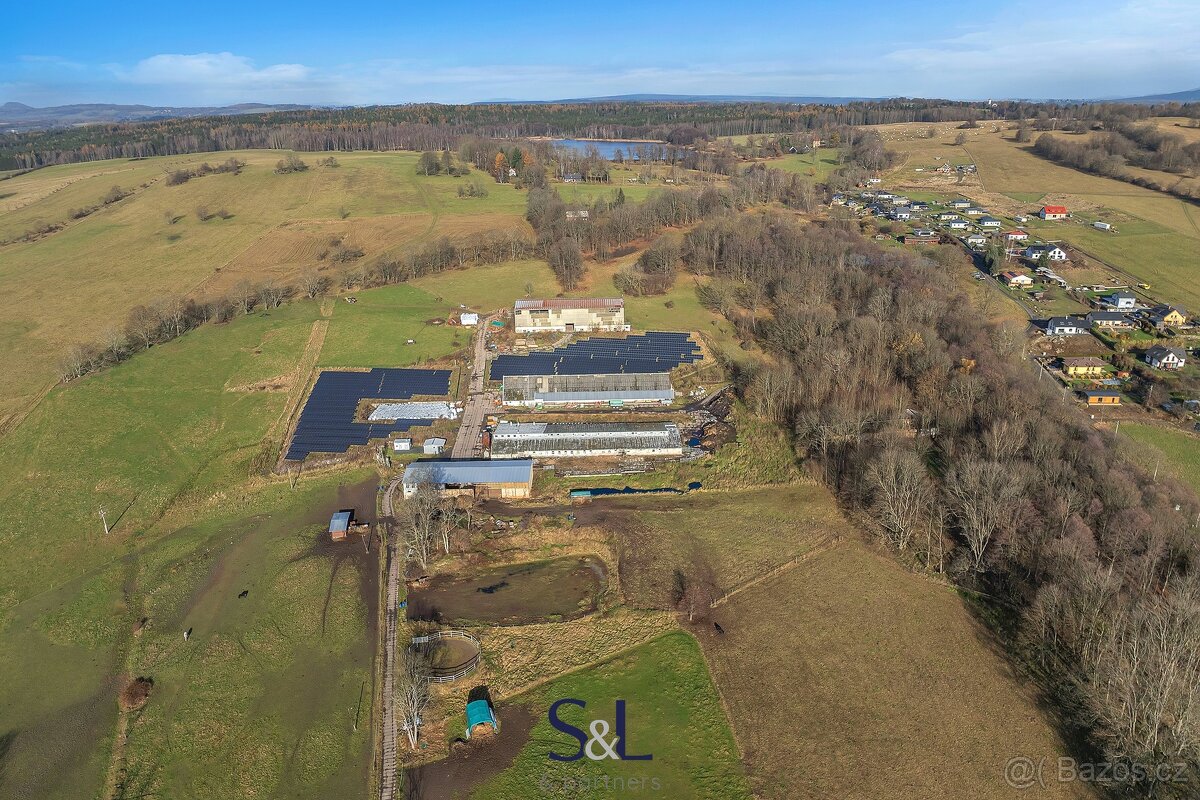 Prodej zemědělského objektu s pozemky o výměře 11 418 m², Ho - 7