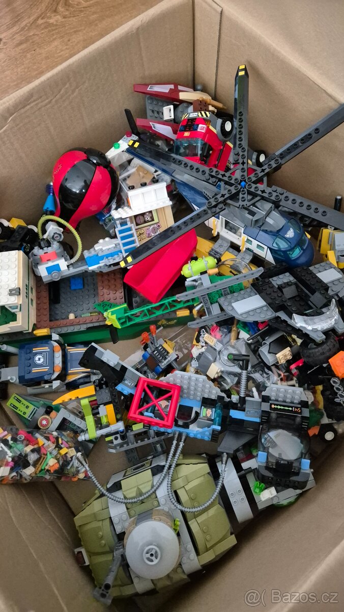6,2 kg LEGO, celé sety - 7