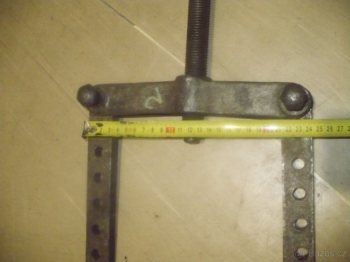 stahovák dvouramenný, strojní svěrák - 7