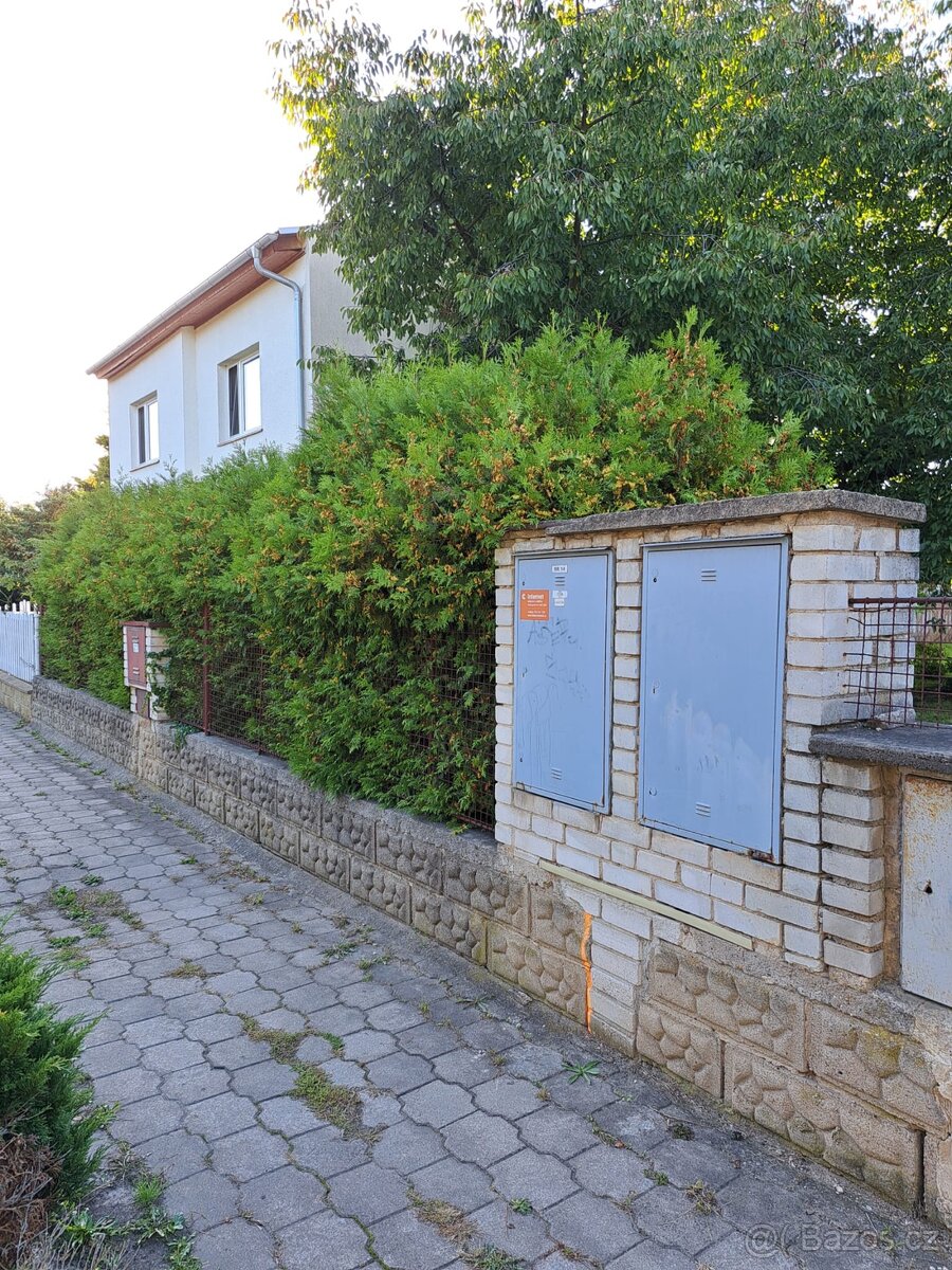 Prodám stavební pozemek cca 200m2 - 7