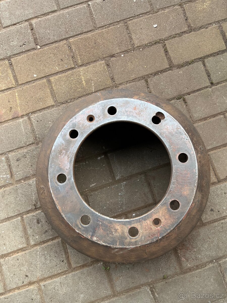 Koupím brzdový buben Ifa vlek hw 60.11, nebo fekál HTS 100 - 7