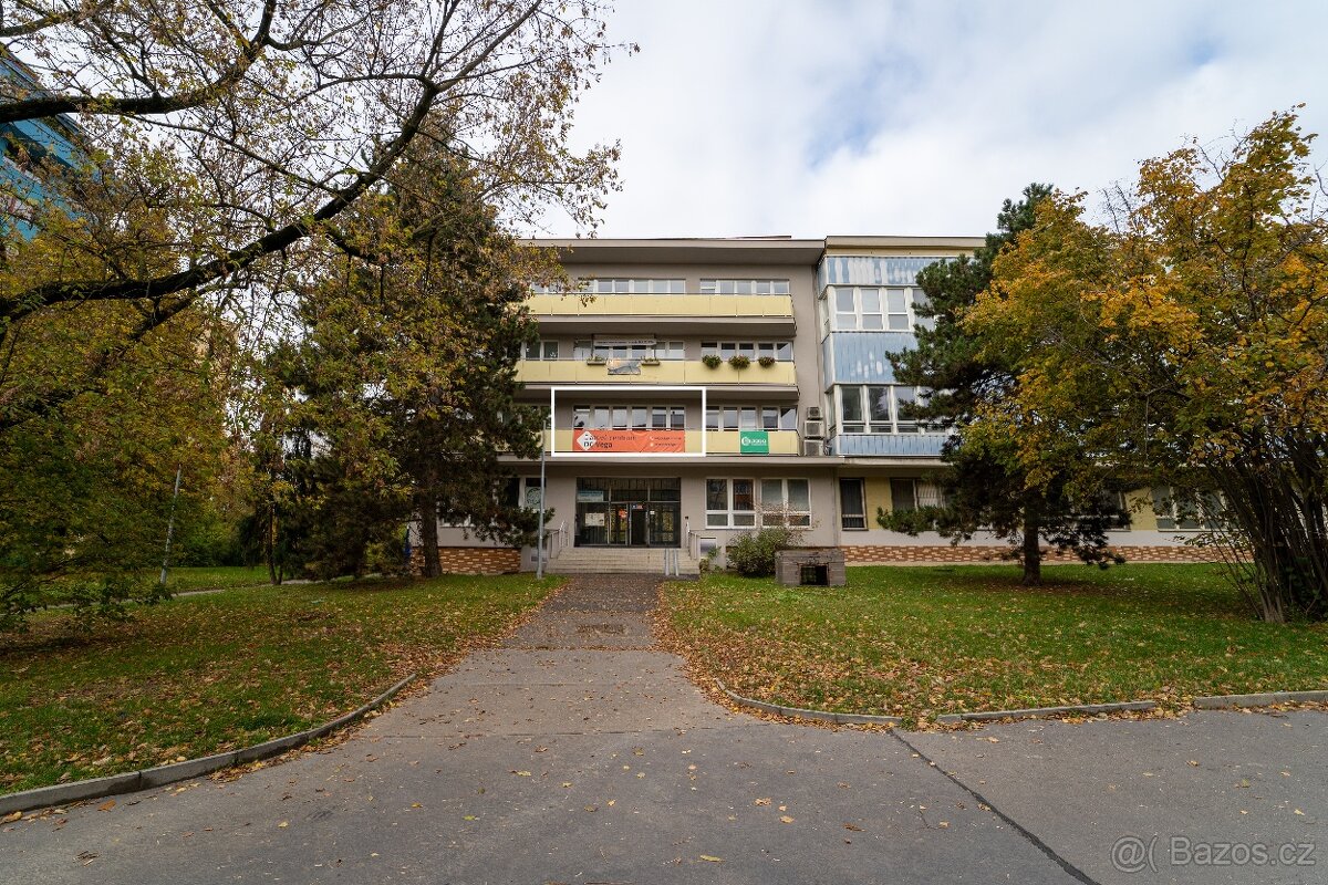 Pronájem kanceláře 35 m2, Střížkov, Praha 9 - 7