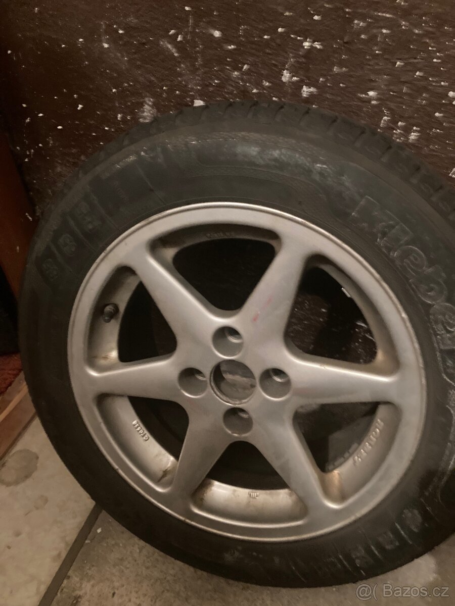 Pneumatiky od auta - 7