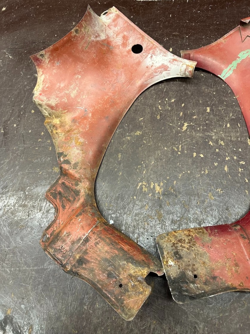 Predám podsedlové plechy JAWA 350/360 361 - 7