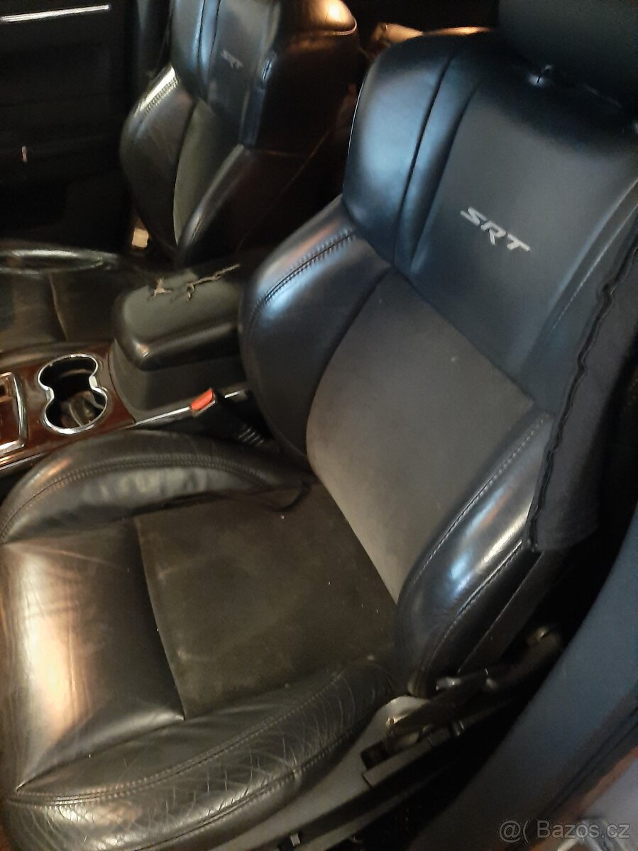 Chrysler 300c SRT - 7