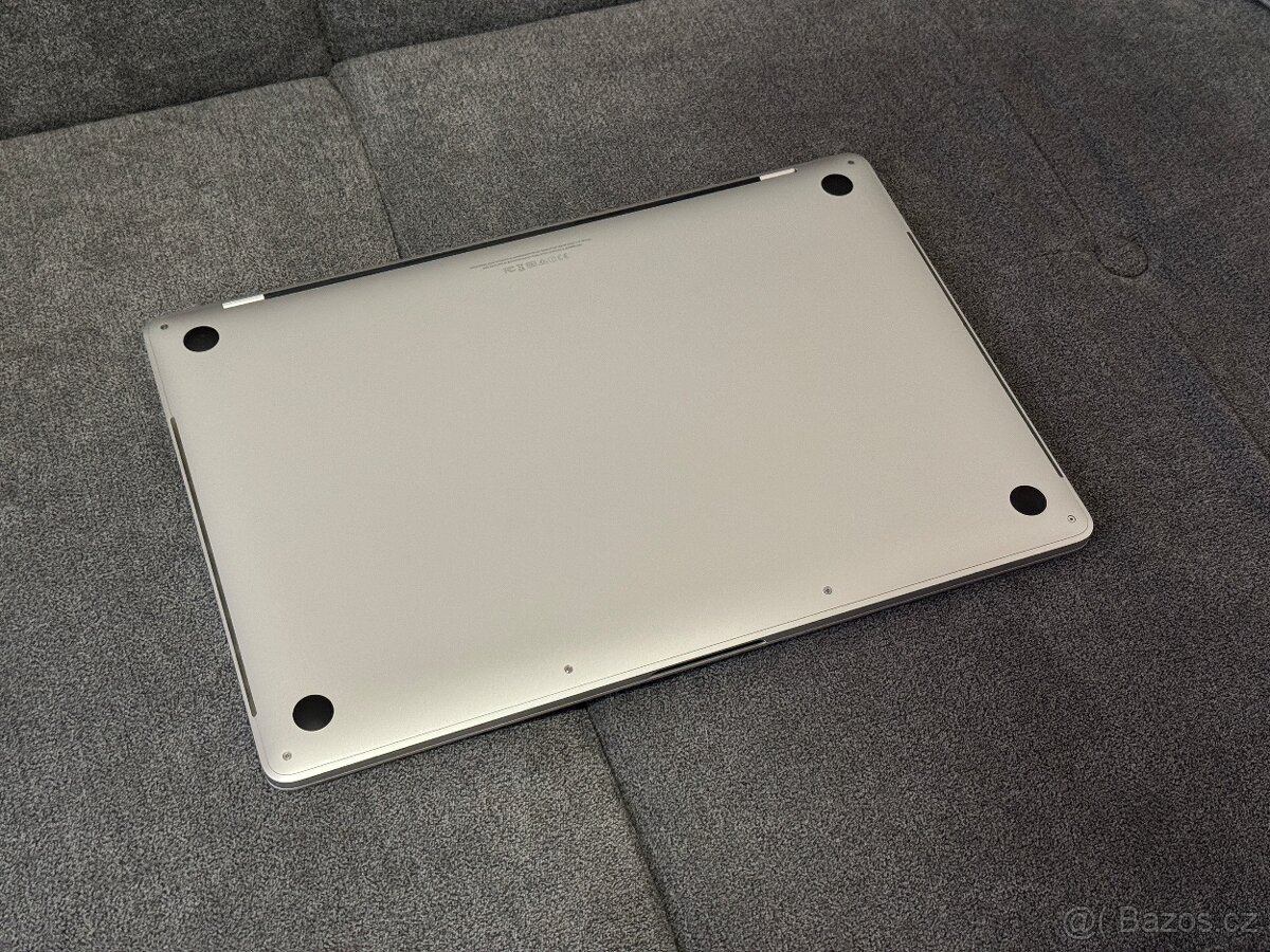 Macbook pro 15" 2016 core i7 250GB SSD 16GB RAM - 7