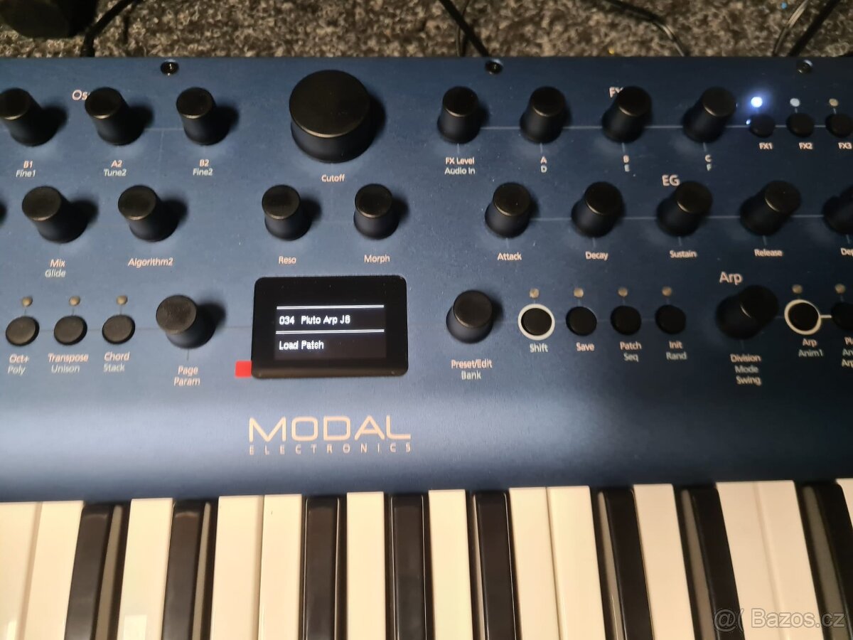 Modal Cobalt 8 + case THON - 7