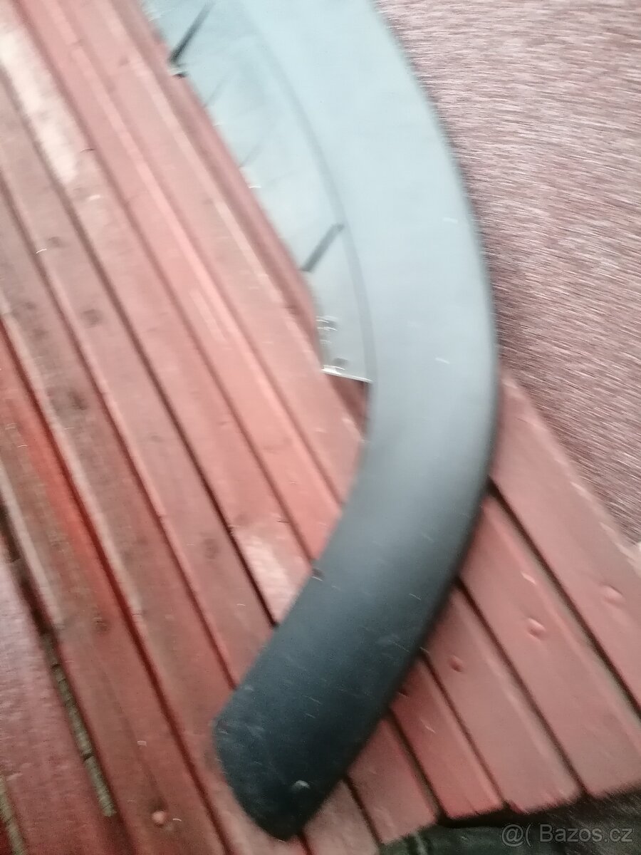 Volkswagen Passat b6 spojler - 7