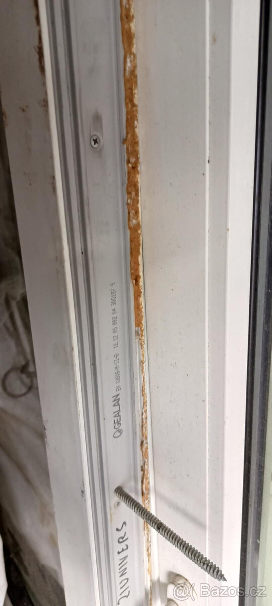 Dvě velká dvoukřídlá plastová okna - 7
