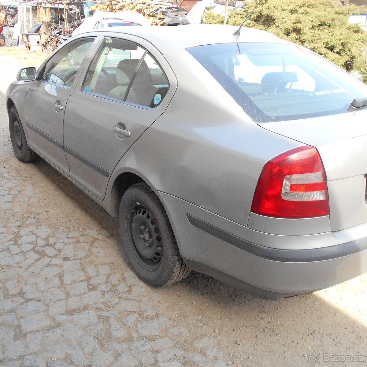 nd z škoda octavia 2 1.2tsi cbz černá bílá sahara - 7