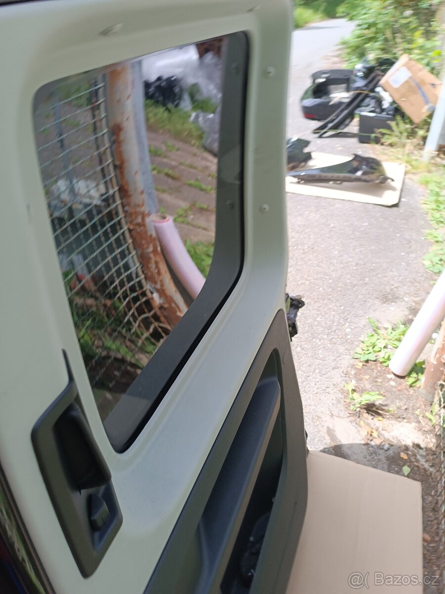VW Caddy Maxi - boční dveře, šoupačky, zpětné zrcátko - 7