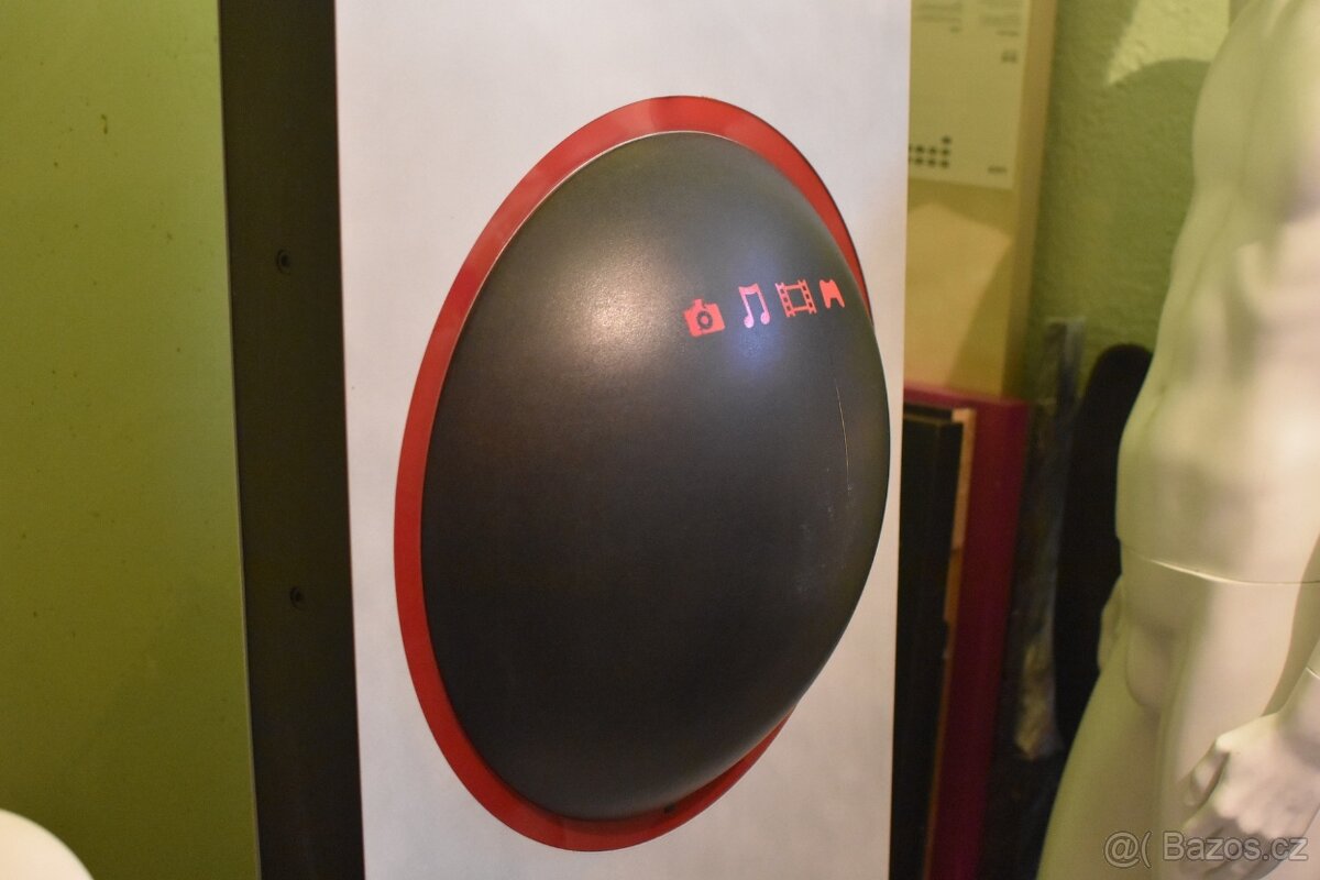 Sony PlayStation Portable (PSP) kiosk - 7