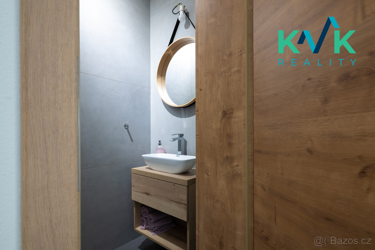 Nízkoenergetický, prostorný bungalov 5+kk s bazénem - 7