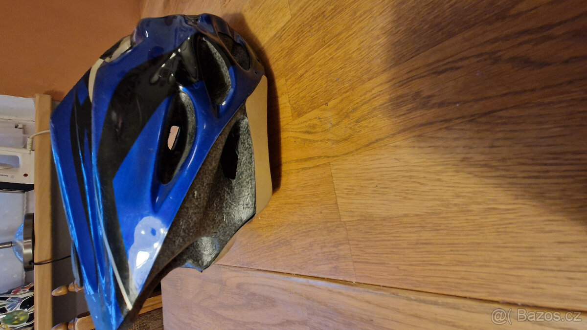 Cyklistická helma + 1 zdarma Brno - 7
