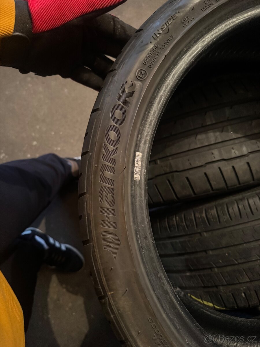 225/40R18 - 7