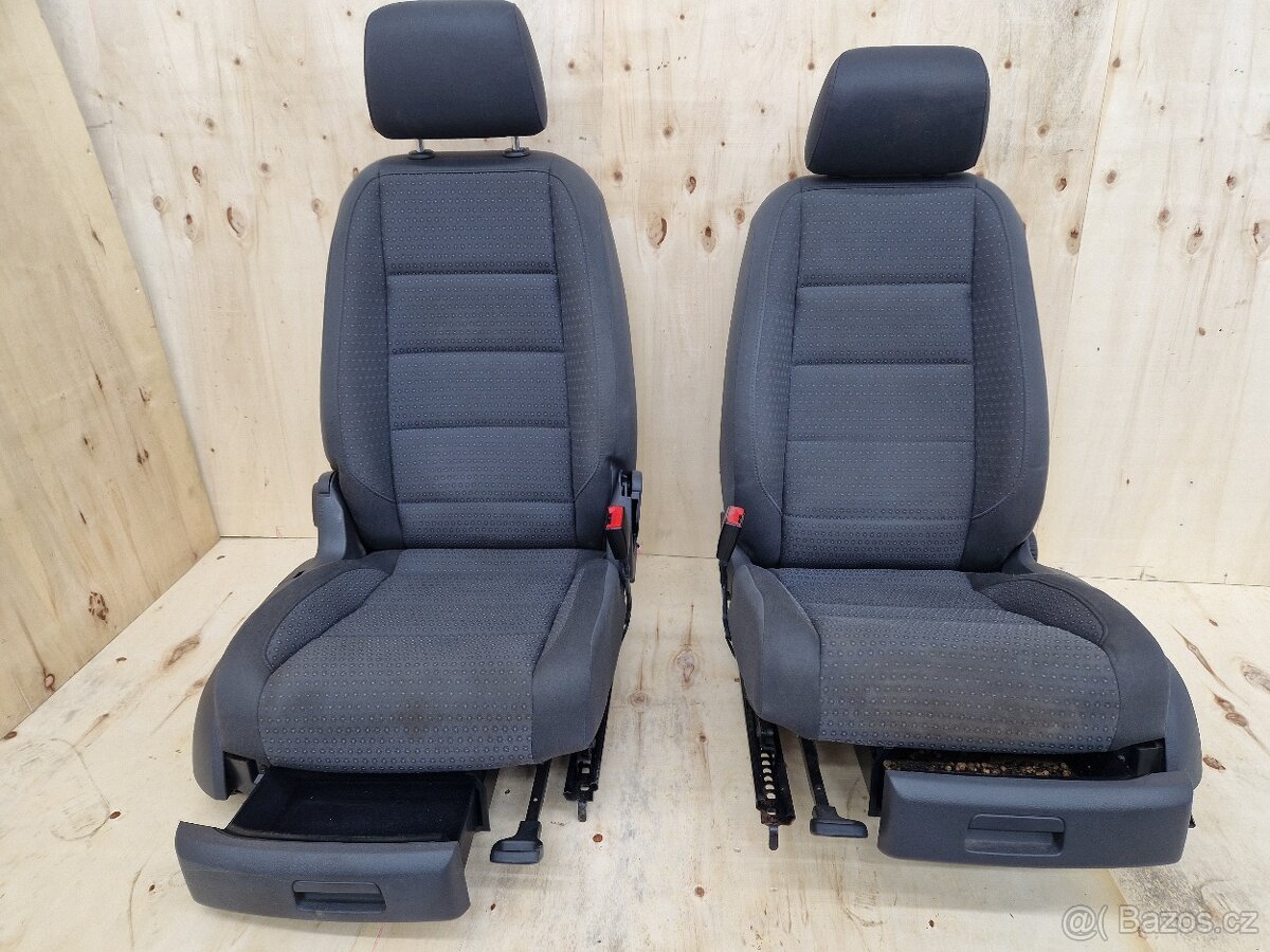sedačky VW Touran - 7